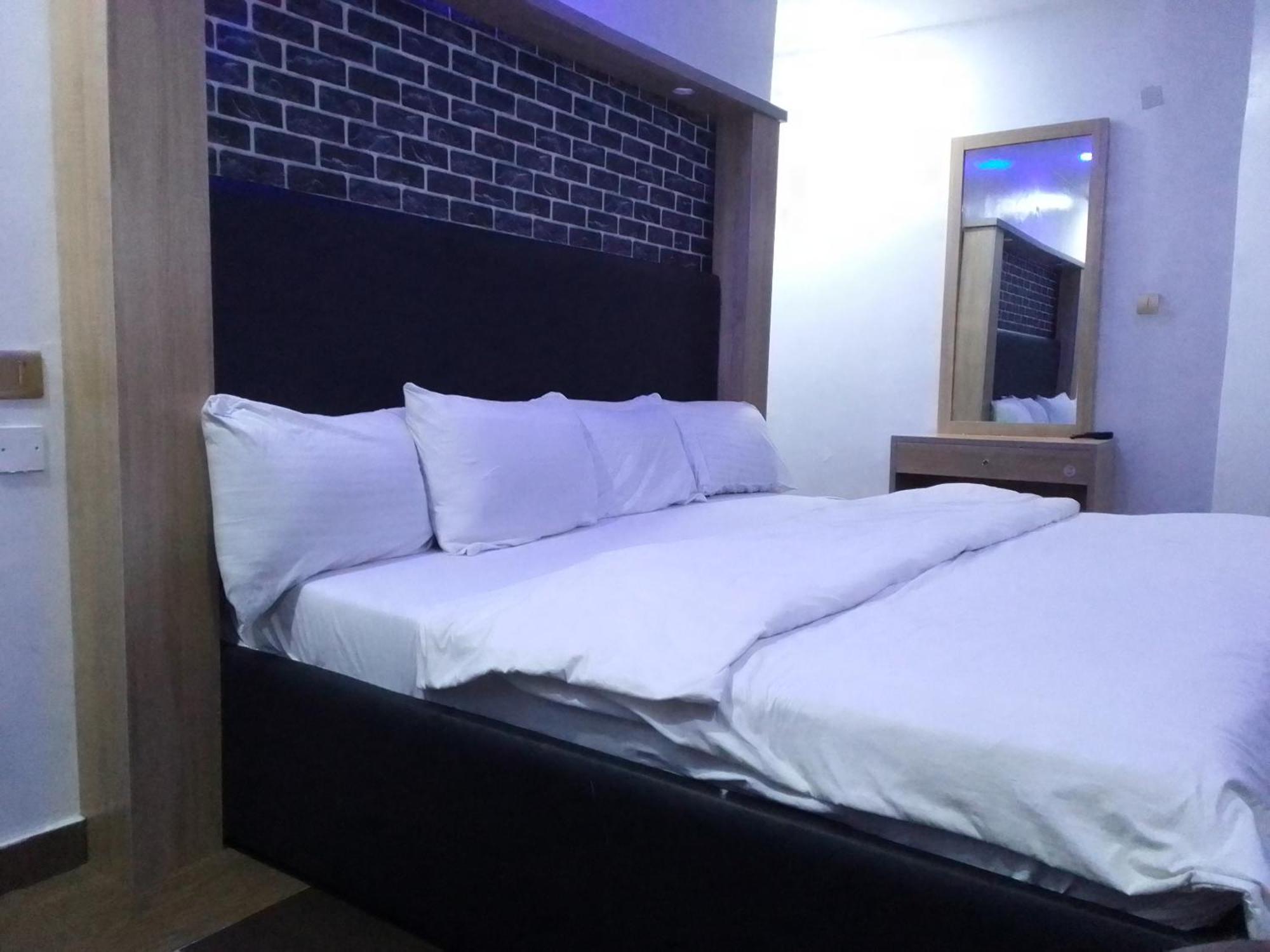 Hotel Exclusive Mansion Lekki Phase 1 à Ilado Extérieur photo